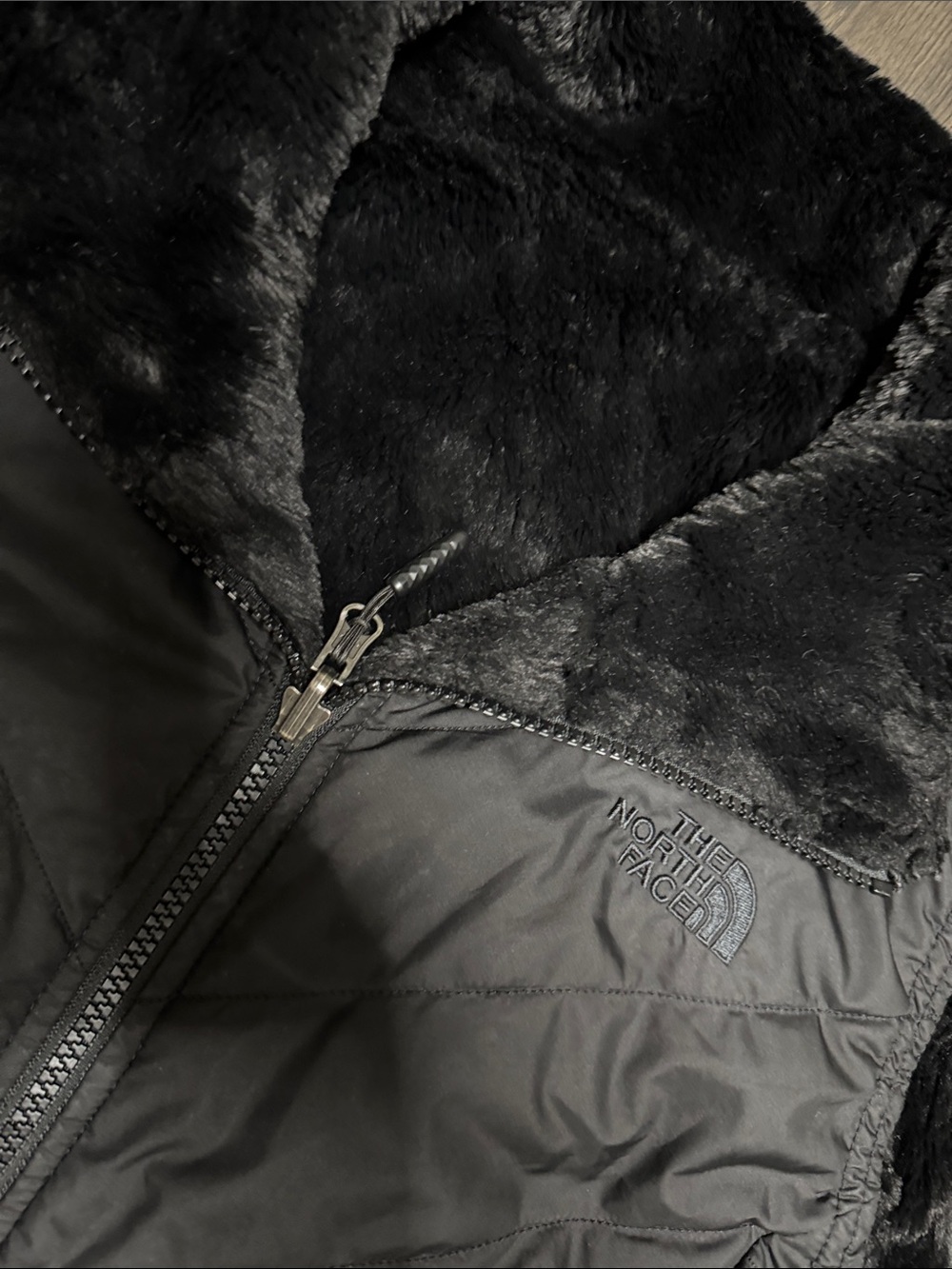 The North Face Women's Black Quilted Vest with Faux-Fur Collar - Picture 2 of 11